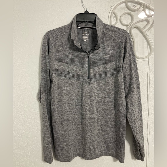 Nike Pullover - Picture 1 of 4